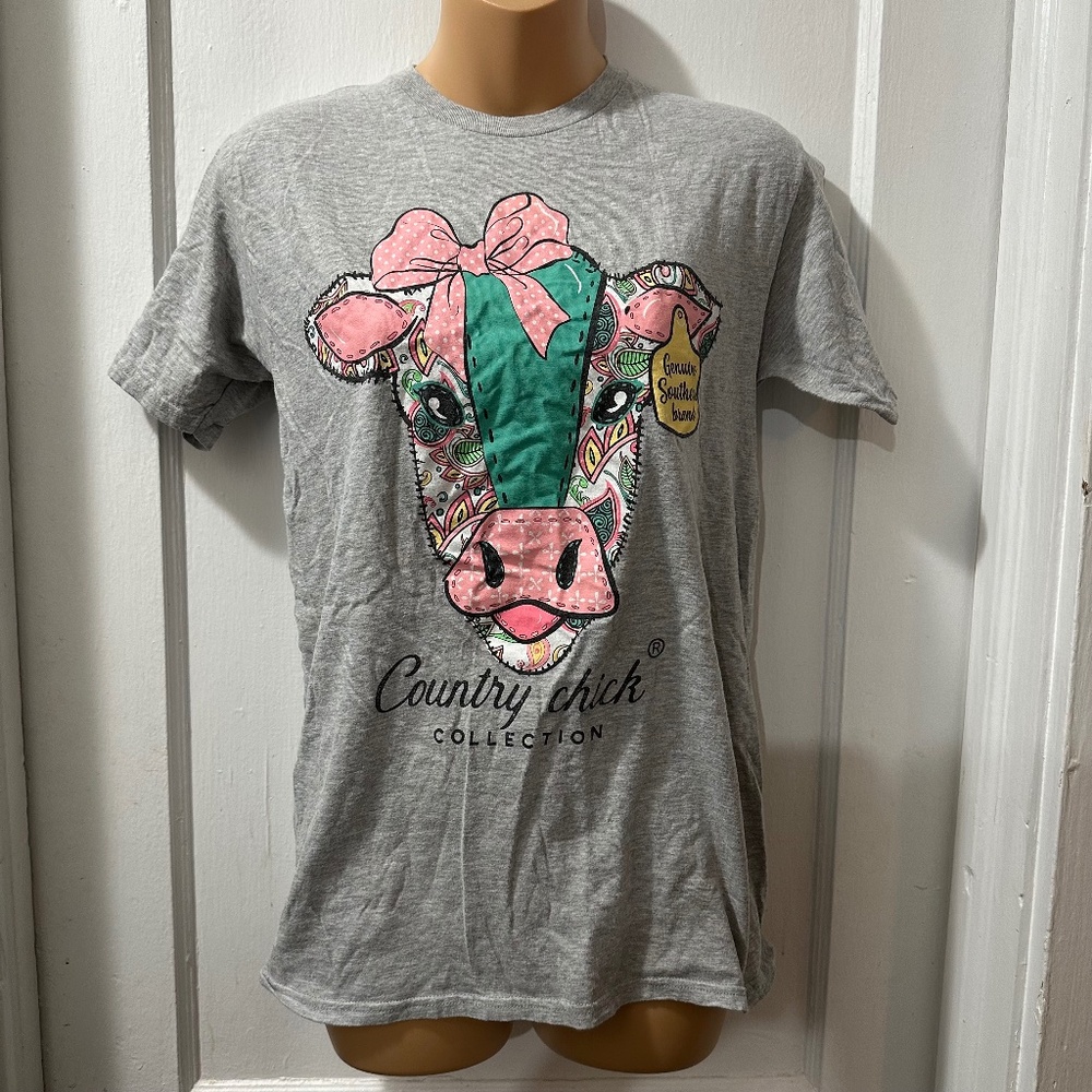 Genuine Southern Brand Country Chick‎ Cow Graphic Tee in S
